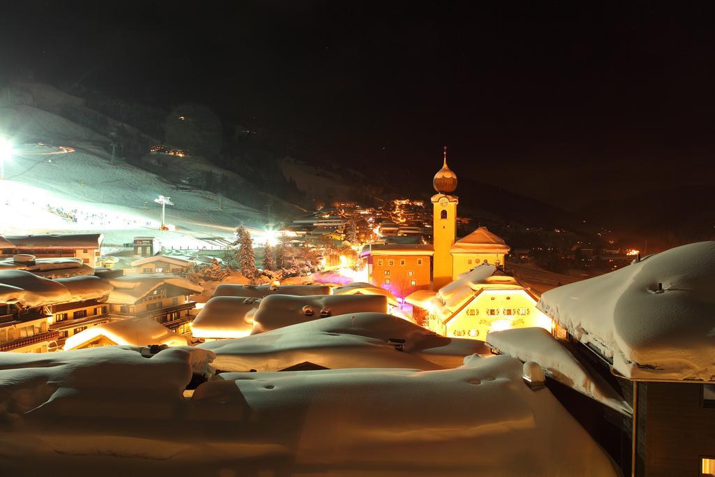 Saalbach Apartments Landhaus Bernkogel - Ski In Ski Out Екстер'єр фото