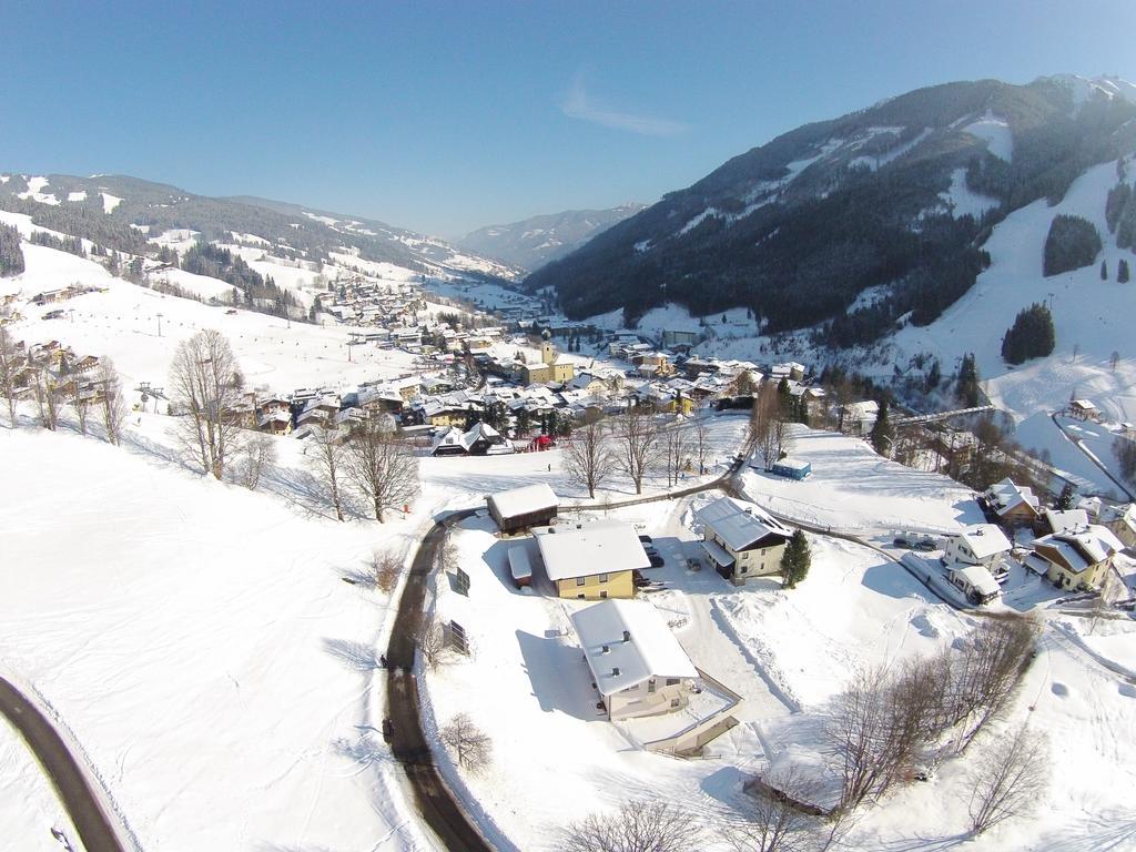 Saalbach Apartments Landhaus Bernkogel - Ski In Ski Out Екстер'єр фото