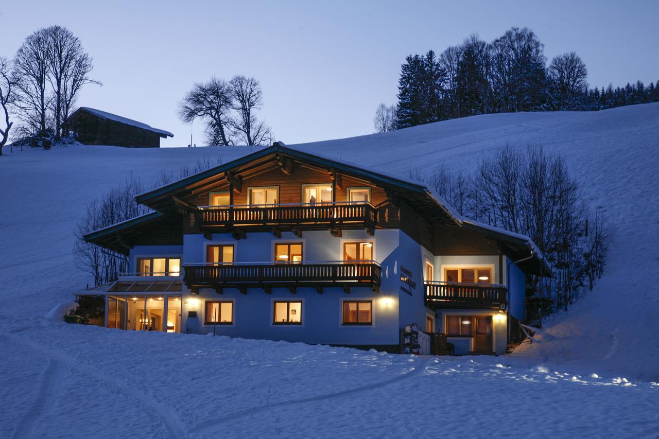 Saalbach Apartments Landhaus Bernkogel - Ski In Ski Out Екстер'єр фото